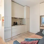 Elegant Parisian Stay - Steps to Opéra, Lafayette&Dining